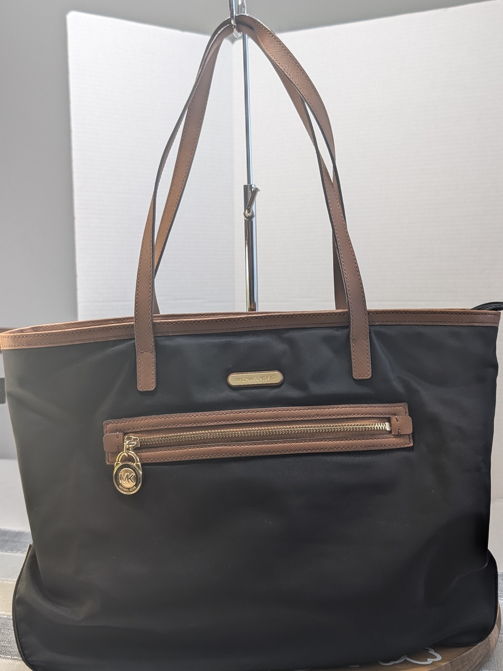 Michael Kors Kempton LG Tote with Brown Leather Trim
